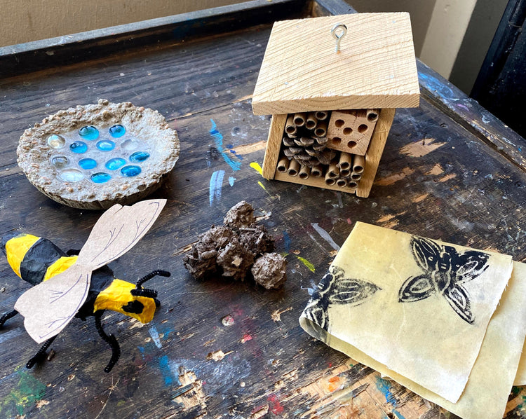 Maker Box: Pollinators